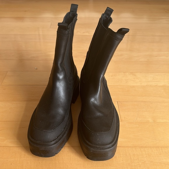 Like new Sam Edelman lug boots- size 8.5 women’s. - Picture 2 of 6